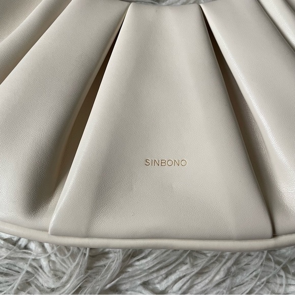 Sinbono Vegan Faux Lambskin Leather Ava Ivory Scrunch Handle Hobo Bag One Size - Picture 9 of 12